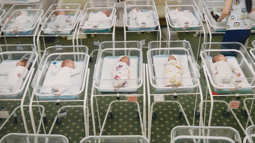 Koronavirüs Ukrayna'da taşıyıcı annelerin doğurduğu bebekleri ailelerinden ayırdı - Resim: 4
