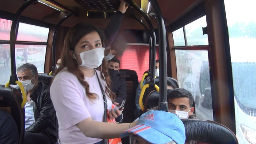 İstanbul normalleşmeye anormal başladı duraklar ve minibüsler doldu - Resim: 3