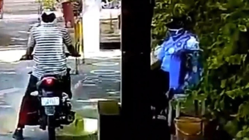 Hindistan’da motosikletli sürücü dezenfekte edilirken alev aldı - Resim: 1