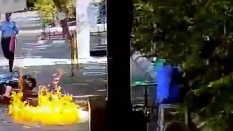 Hindistan’da motosikletli sürücü dezenfekte edilirken alev aldı - Resim: 4