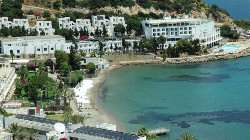 Muğla Bodrum'da beş yıldızlı otel kum yerine mermer tozlu plaj yaptı - Resim: 1