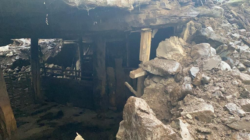 Bingöl'deki depremde iki köyde evler yıkıldı - Resim: 2