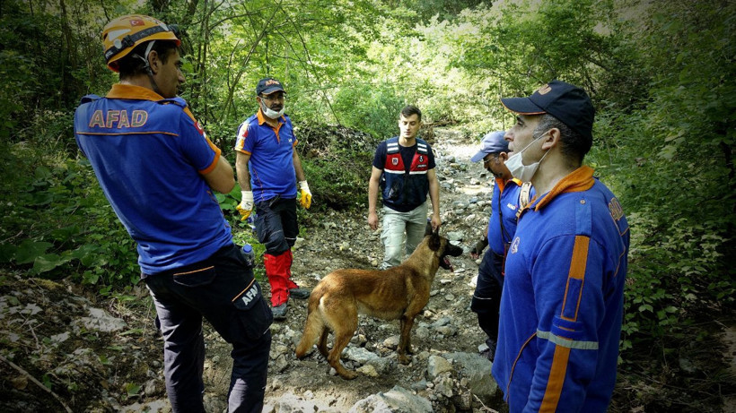 Bursa'da selde kaybolan genç kızı arama çalışmaları güçlükle devam ediyor - Resim: 1