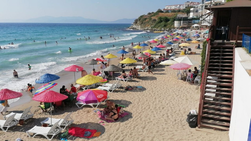 Aydın'da dünyaca ünlü Kadınlar Plajı’nda sosyal mesafeli güneş keyfi - Resim: 3