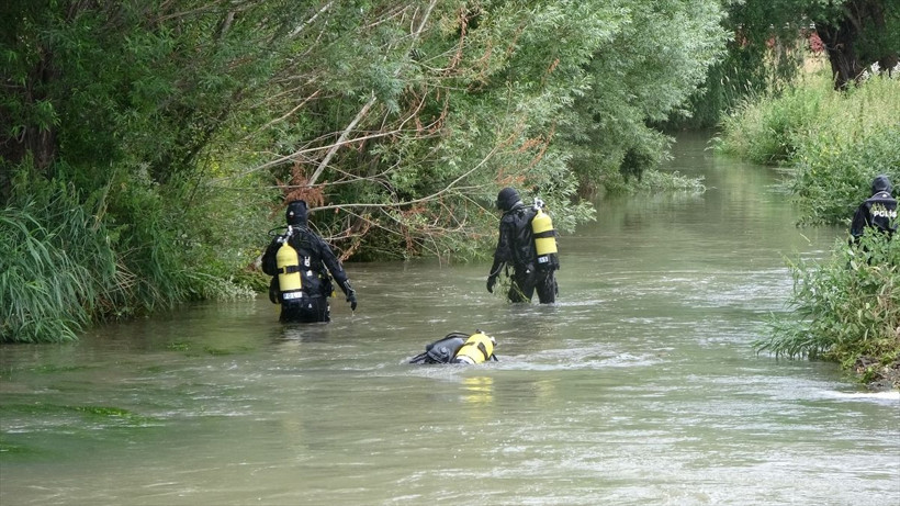 Van Erciş'te kaybolan 2 yaşındaki Melek aranıyor - Resim: 2