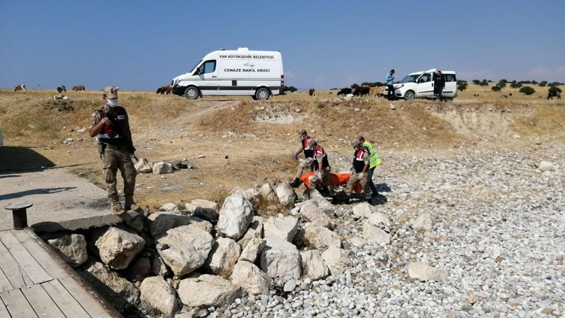 Van Gölü’ndeki faciada çıkarılan ceset sayısı 45'i buldu - Resim: 3