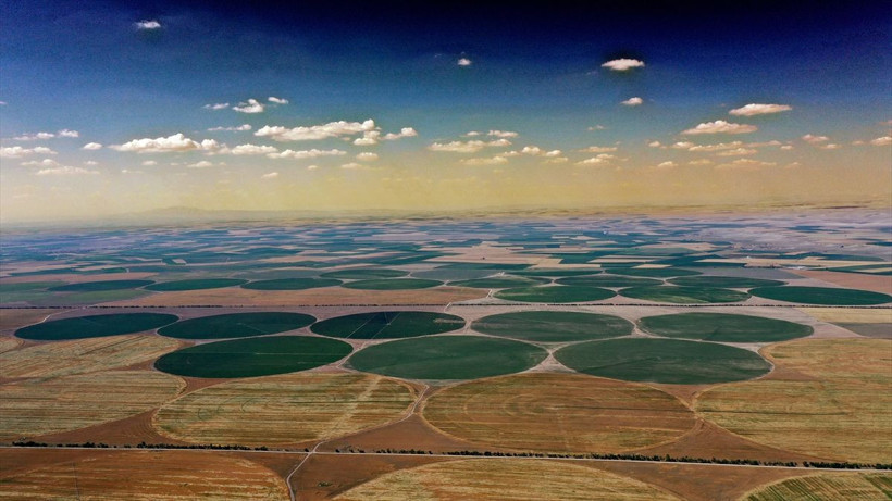 Konya'da her biri 50 futbol sahası büyüklüğünde tarlalar gökyüzünden görüntülendi - Resim: 1