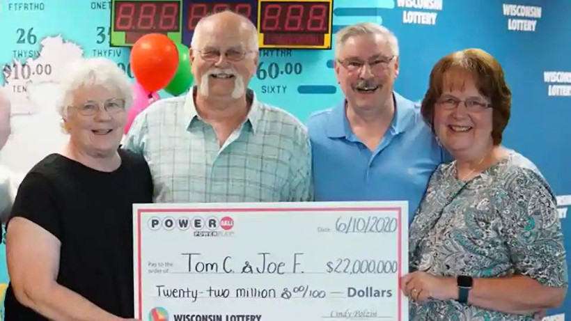 Eski dostuna verdiği sözü tuttu 22 milyon dolarlık büyük ikramiyeyi paylaştı - Resim: 4