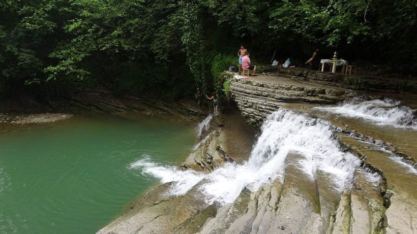 Trabzon'da yeni keşfedildi ormanın ortasında görenler büyüleniyor - Resim: 1