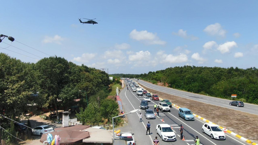 İstanbul Şile'ye tatilci akını! Kilometrelerce kuyruk oluştu - Resim: 2