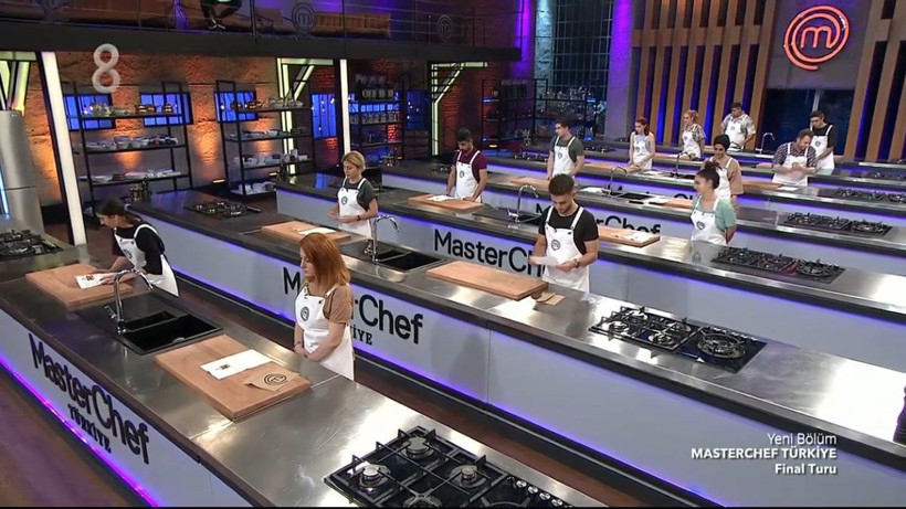 Mehmet Yalçınkaya MasterChef Türkiye'de sinirden deliye döndü cezayı kesti - Resim: 1