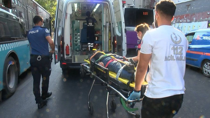 Bu sefer tersi oldu Beyoğlu'nda yaya otobüse çarptı - Resim: 4
