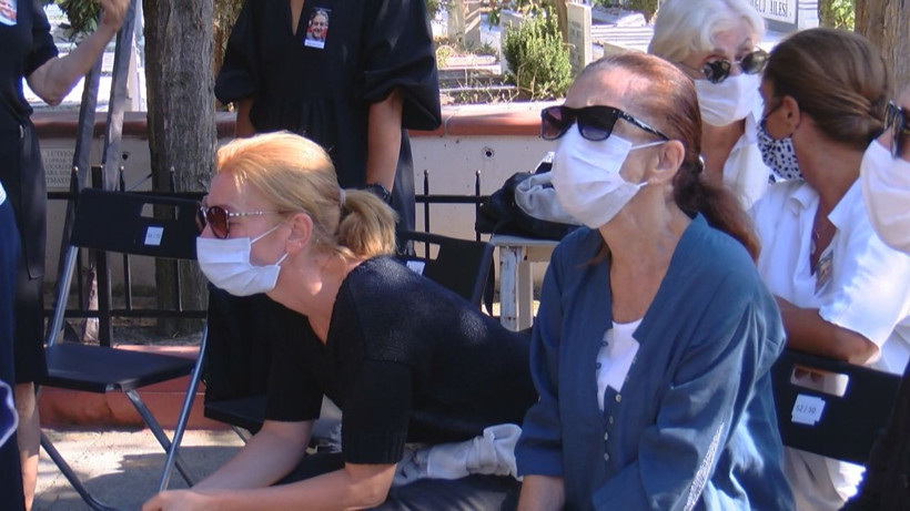 Hümeyra ayakta duramadı! Oğlu Sadık Bigat'ın cenazesinde eşi yıkıldı - Resim: 2