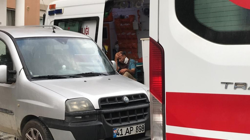 İzmit'te müezzin koca kendisini boğazından bıçaklayan eşini boğarak öldürdü bütün gece boyunca... - Resim: 3