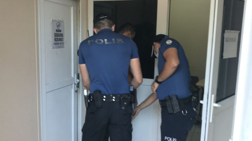 İstanbul Şişli Nikah Salonu önünde sahte görevli alarmı - Resim: 4