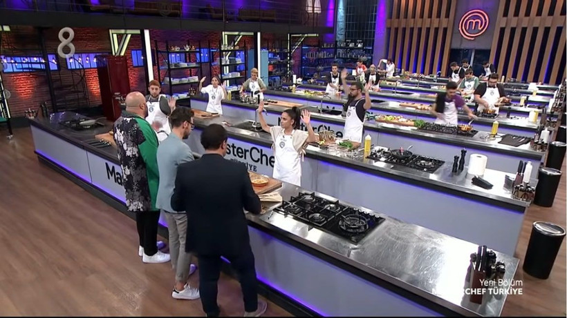 TV8 MasterChef Türkiye'de Esra kaptan oldu taktik yapıp bakın kimi kaptan seçti - Resim: 3