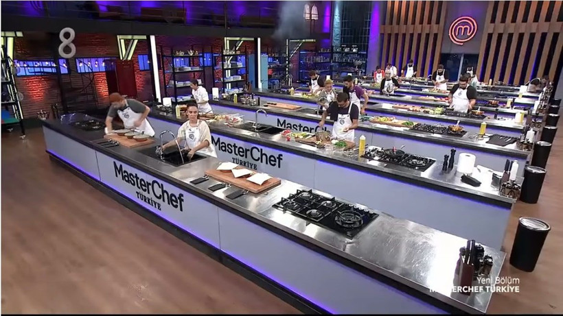 TV8 MasterChef Türkiye'de Esra kaptan oldu taktik yapıp bakın kimi kaptan seçti - Resim: 1