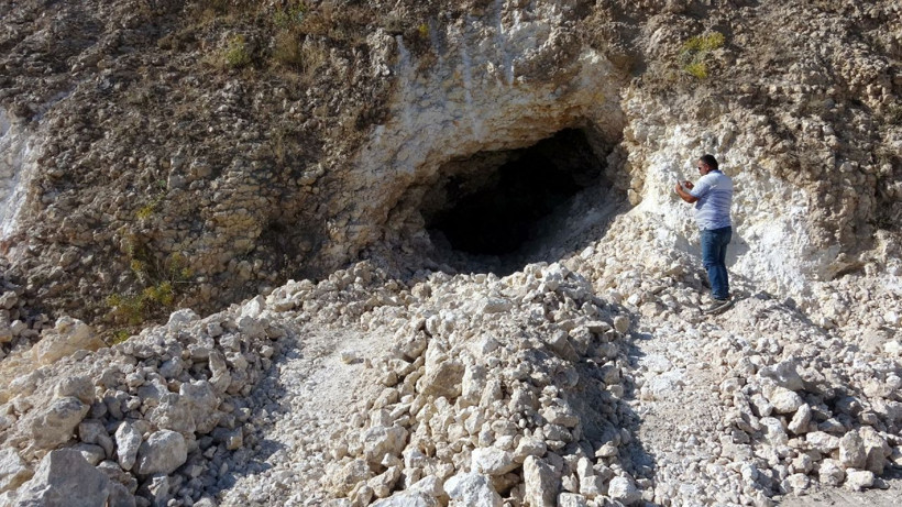Van'da yol yaparken ortaya çıktı Urartular'a ait 2 kaya mezarı bulundu - Resim: 4