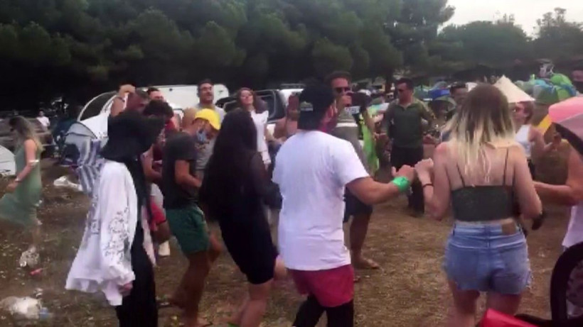 Şile’de kamp yapan gençlerin festivali pes dedirtti! Korona saçtılar - Resim: 1