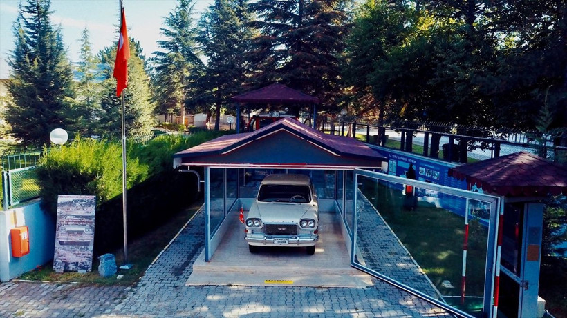 Türkiye'nin ilk göz ağrısı! Farları ayakla açılıyor güvenlik gerekçesiyle benzin konulmuyor - Resim: 1