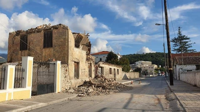 İzmir'deki deprem Yunanistan'ın Sisam Adası'nı da vurdu - Resim: 2