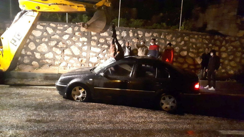 Adıyaman'da otomobilin çarptığı at aracın içine girdi - Resim: 3