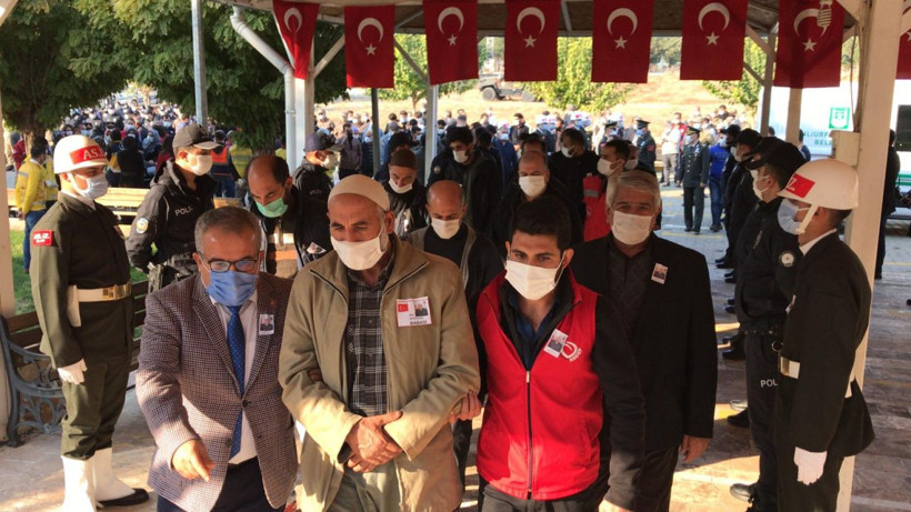 Irak'taki kazada şehit olan Uzman Çavuş Mehmet Sinan Kılıç ebediyete uğurlandı - Resim: 2