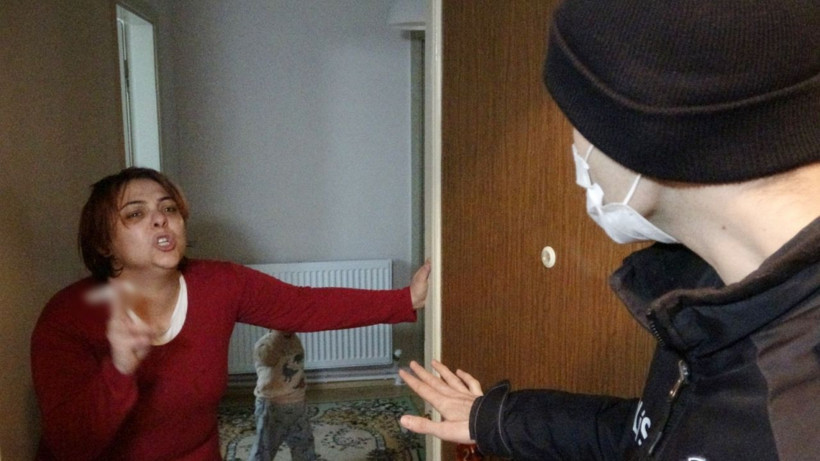 Bursa'da karısı tarafından oklavayla dövülen adam kolu ısırılıp sokağa atıldı - Resim: 2