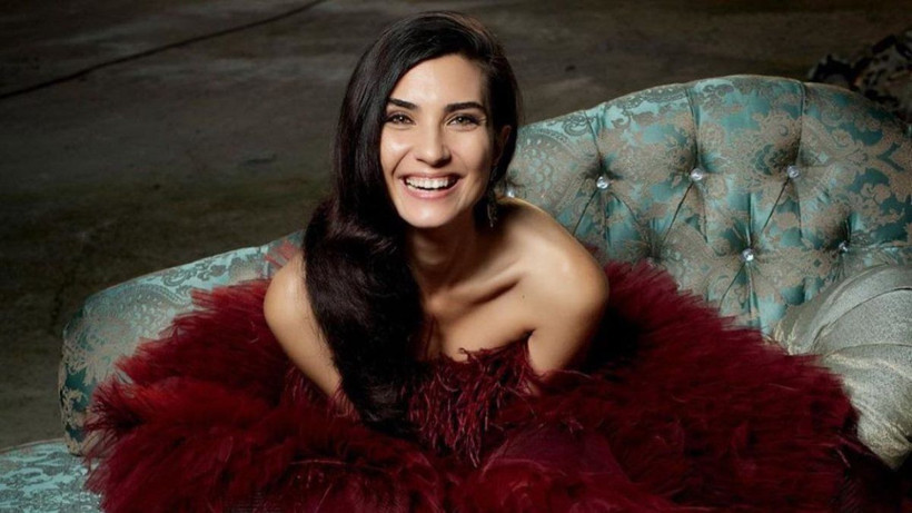 Tuba Büyüküstün dünya gündeminde! Can Yaman da trendler arasında - Resim: 3