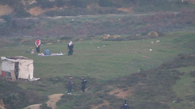 Arnavutköy'de pes dedirten görüntü! Kısıtlamada piknik yaptılar, polisi görünce kaçtılar - Resim: 4