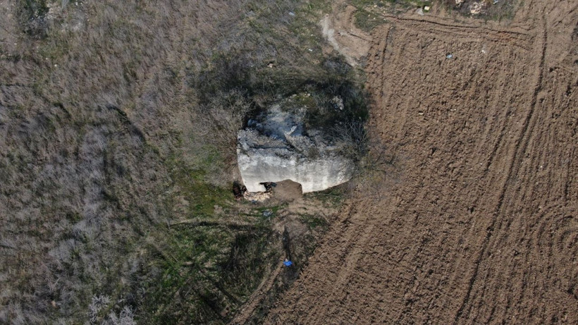 İznik'te tarlasının ortasında bulunan 2 bin yıllık mezarın sırrı çözüldü - Resim: 4