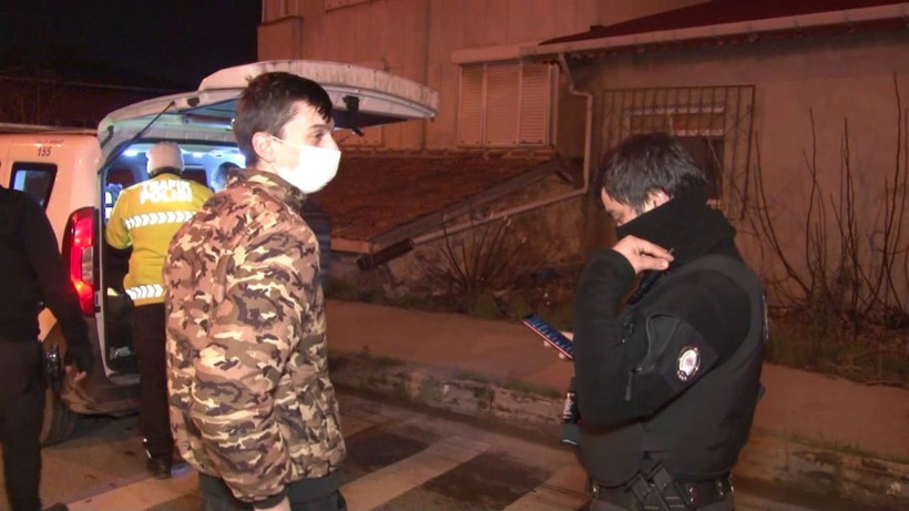 Pendik'te arabayla evin bahçesine uçtular! 'Her şeyden ceza yedik' deyip güldüler - Resim: 2