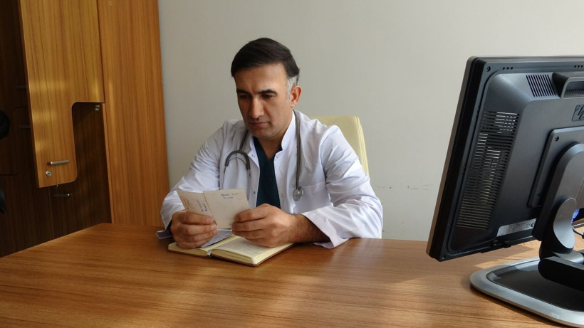 Hayat hikaye herkesi etkiledi! 20 yıl önce inşaatta işçiydi şimdi Van'da doktor oldu - Resim: 2