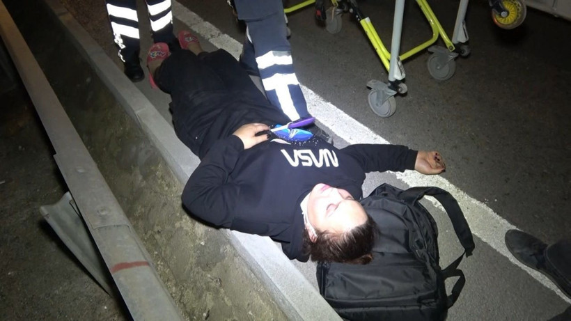 Bursa'da dehşet dakikaları! Genç kız cadde ortasında karnına saplanan bıçakla ambulans bekledi - Resim: 3