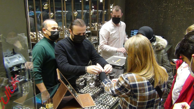 Altın düştü, düğün yapacaklar kuyumculara koştu! Uzmanı uyardı: Altın tekrar zirveyi görecek - Resim: 3