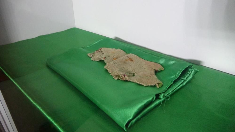 Hakkari'de dedelerinden kaldı! HZ. Muhammed'e ait kutsal emanetleri saklıyor - Resim: 3