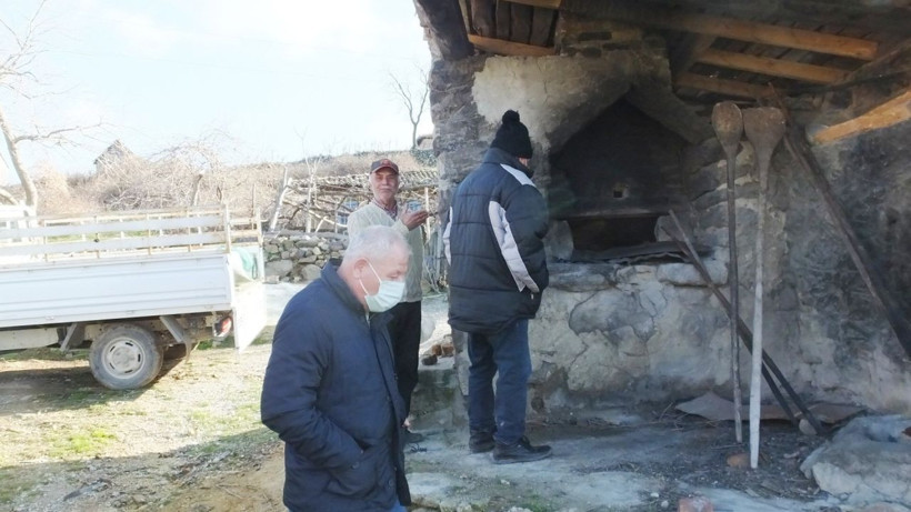 Balıkesir’in hayalet köyü! Sadece iki kişinin yaşadığı köy çöküyor - Resim: 3