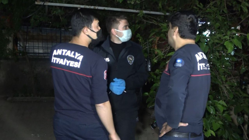 Annesinin ölüm haberine inanmadı 2 gün sonra evine gidince şok geçirip apartmanı birbirine kattı - Resim: 4