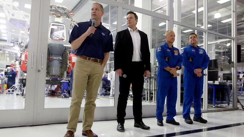 NASA Ay'a gidecek insanlı kapsülün inşası için Elon Musk'ı seçti - Resim: 2