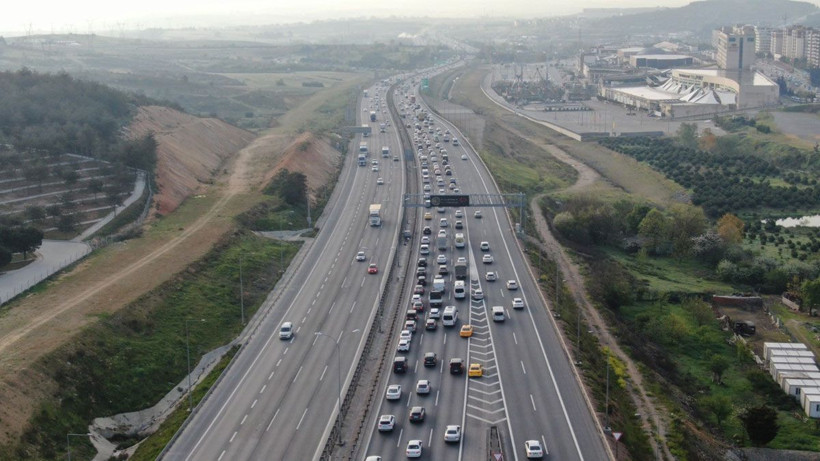 Tam kapanmaya saatler kaldı! İstanbul’dan Anadolu’ya kaçış başladı - Resim: 4