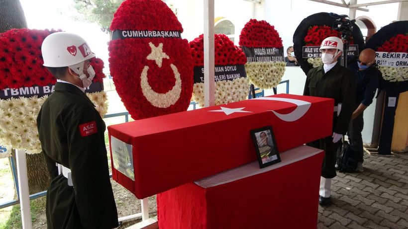 Osmaniye Şehit Mustafa Çalım'ı son yolculuğa uğurladı! Gözyaşları sel oldu - Resim: 4