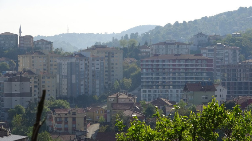 Yere batsın böyle bayram kutlaması! Havaya sıkılan kurşunlar genç imamı öldürdü - Resim: 1
