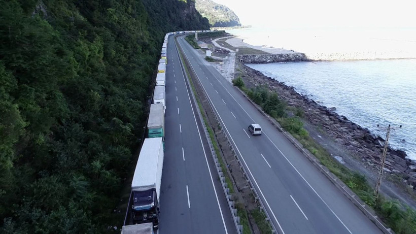 Artvin'in Sarp Sınır Kapısı'nda 15 kilometrelik TIR kuyruğu - Resim: 3