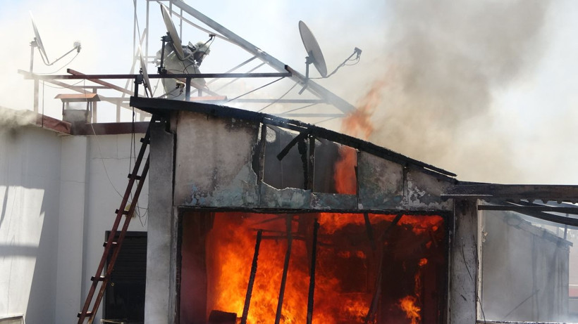 Antalya'da çığlık atınca yangını fark etti! Görünce gözyaşlarına boğuldu - Resim: 1