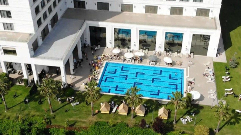 Pendik'te havuz başında korona partisine polis baskını - Resim: 1