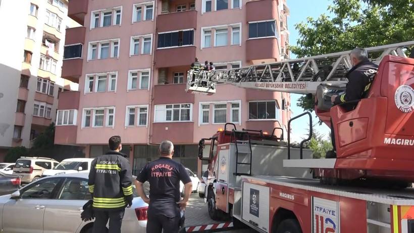 Kocaeli'de ünlü oyuncu Ahmet Yaşar Özveri'nin evine girenler şok oldu! 2 gündür... - Resim: 2