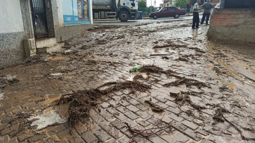Aydın Nazilli'de sağanak yağmur etkili oldu - Resim: 2