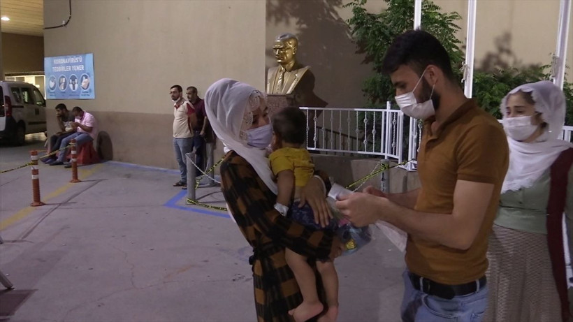  İzmir’de şebeke suyu faciası! Suyu içen çocuklar bayıldı hastaneler dolup taştı - Resim: 2