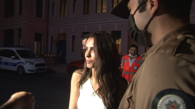 Kafasında şişe kırıldı 7'si polis 12 kişiyi bıçakladı! Yasak Elma yıldızı Ayşegül Çınar gözaltına alındı - Resim: 4