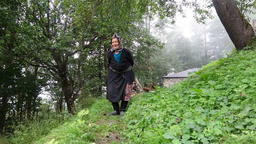 Trabzon'da 37 yıldır yaylada yaşıyor! Türk nine İtalya'dan ödül aldı hayatı çok ilginç - Resim: 2